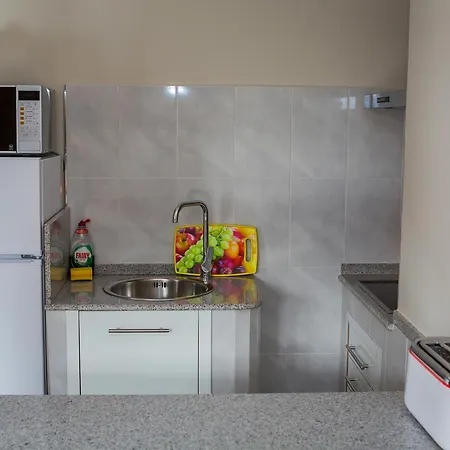 بيت شباب Mare *